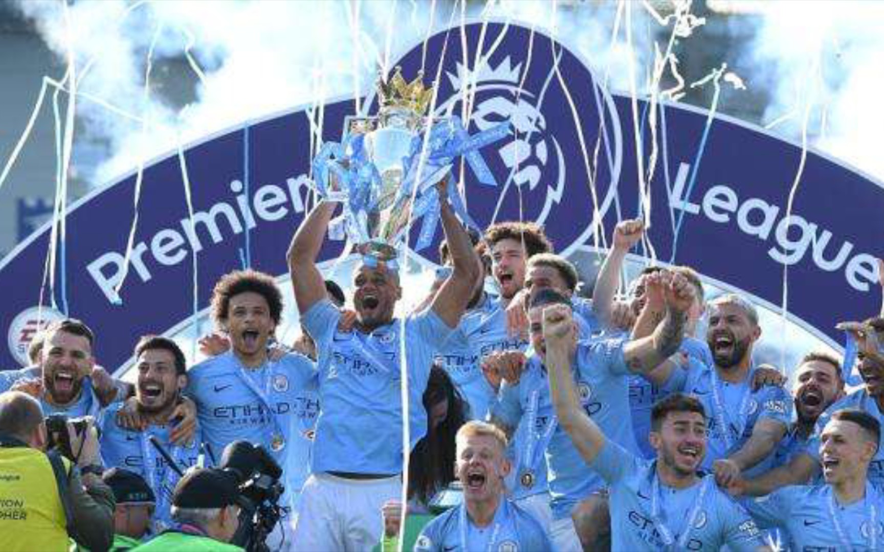 的竞争中脱 的竞争中脱